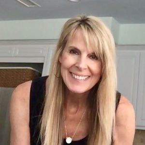 Meet your Posher, Lois